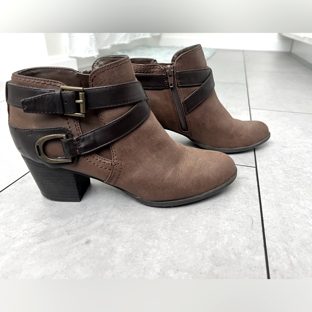 indigo rd. Sandra Bootie